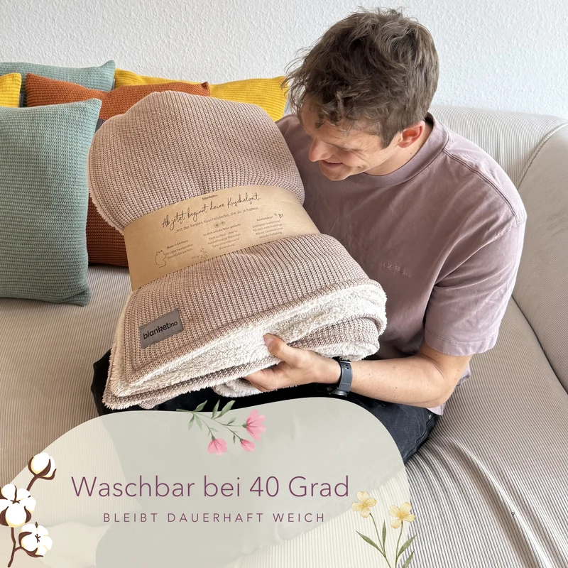 Kuscheldecke mit Baumwollstrick · Mandel-Beige