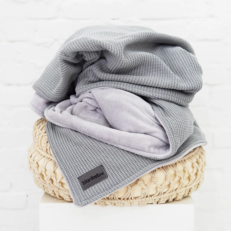Kuscheldecke mit Baumwollstrick · Grau-Gletschergrau