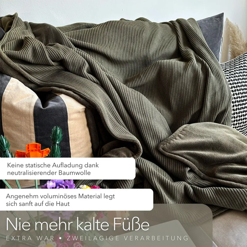 Kuscheldecke mit Baumwollstrick · Dunkelgrün