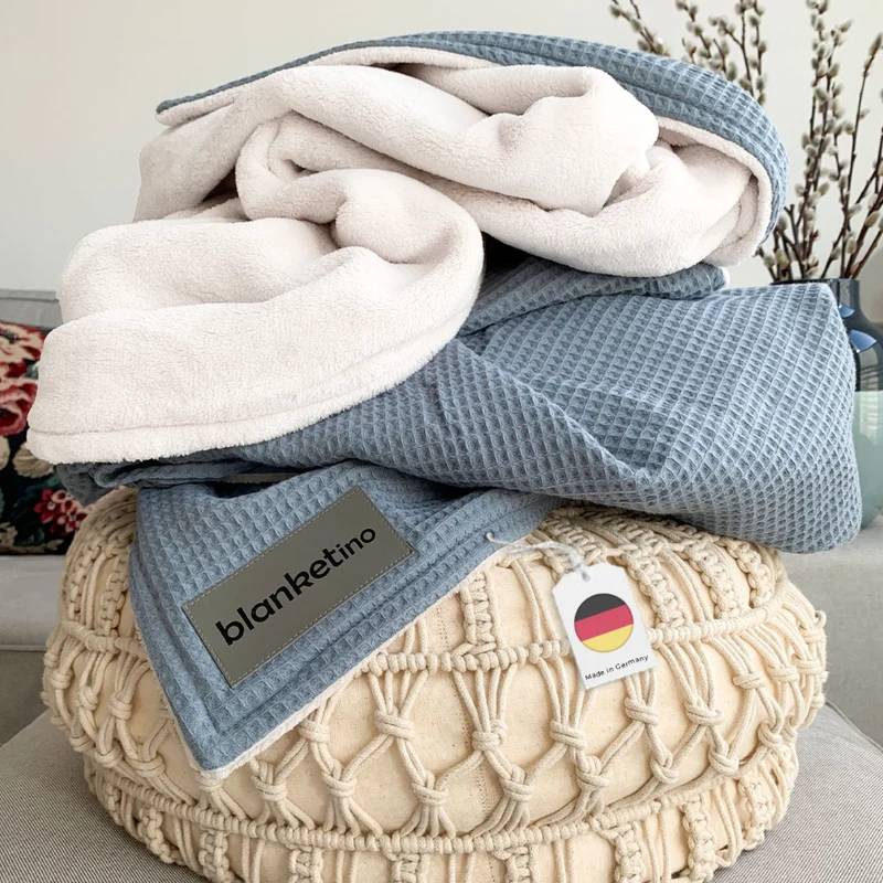 Kuscheldecke "Vollkommen" Wolkenblau · Sandweiß