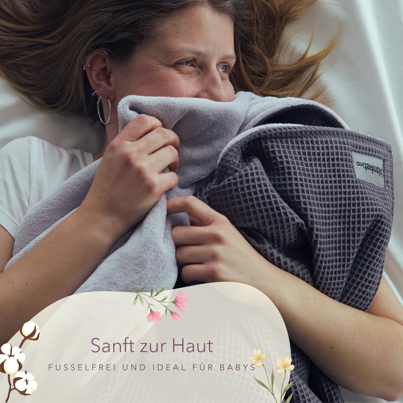 Kuscheldecke "Vollkommen" Grau · Gletschergrau