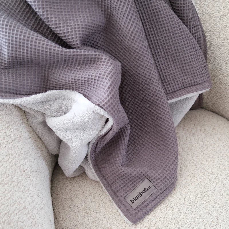 Kuscheldecke "Vollkommen" Grau · Gletschergrau
