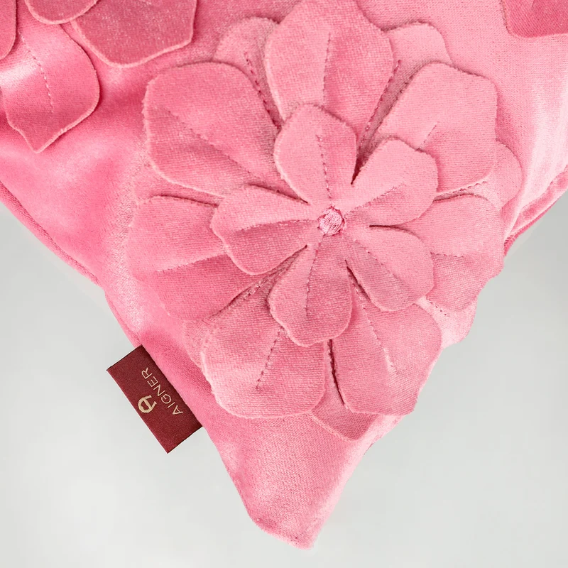 AIGNER Samt Zierkissenhülle 30x50 cm – Blumen Applikation, Dekokissen Beige/Rosa
