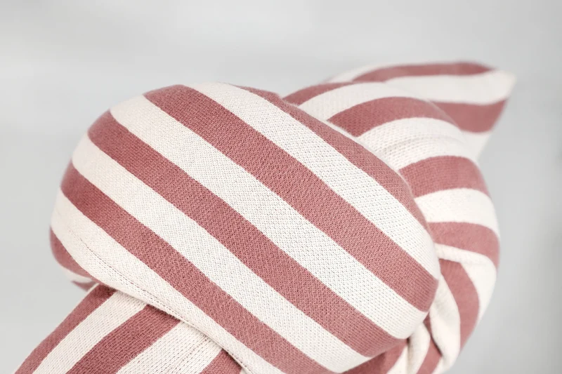Schöner Wohnen Knotenkissen – Strickkissen im modernen Design – Stilvoller Blickfang für Sofa & Bett