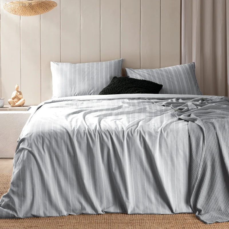 DecoHomeTextil Bettwäsche Set Bettgarnitur mit Reißverschluss Polycotton Jacquard Linien