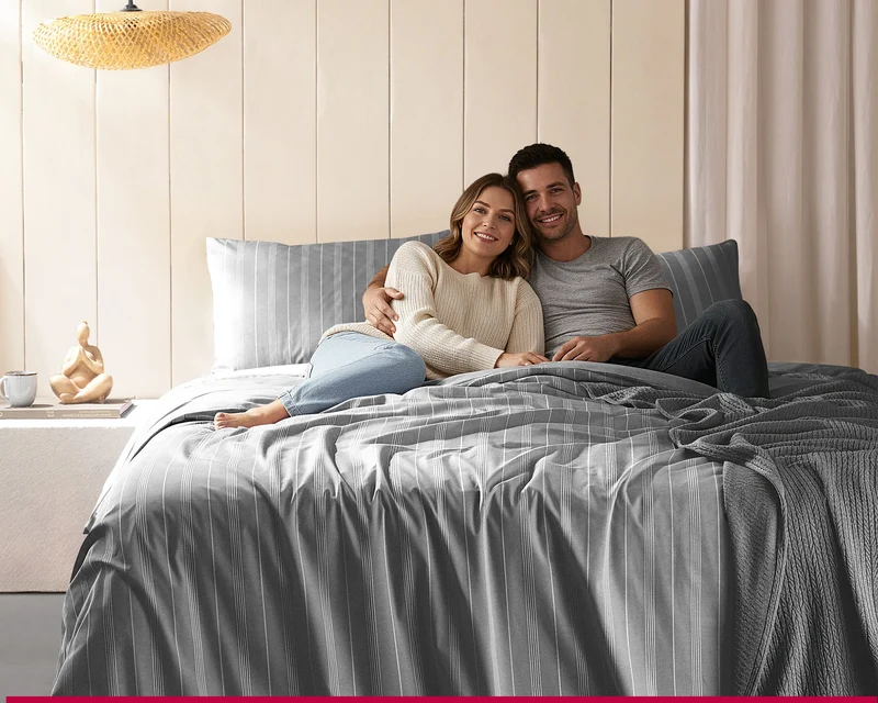 DecoHomeTextil Bettwäsche Set Bettgarnitur mit Reißverschluss Polycotton Jacquard Linien