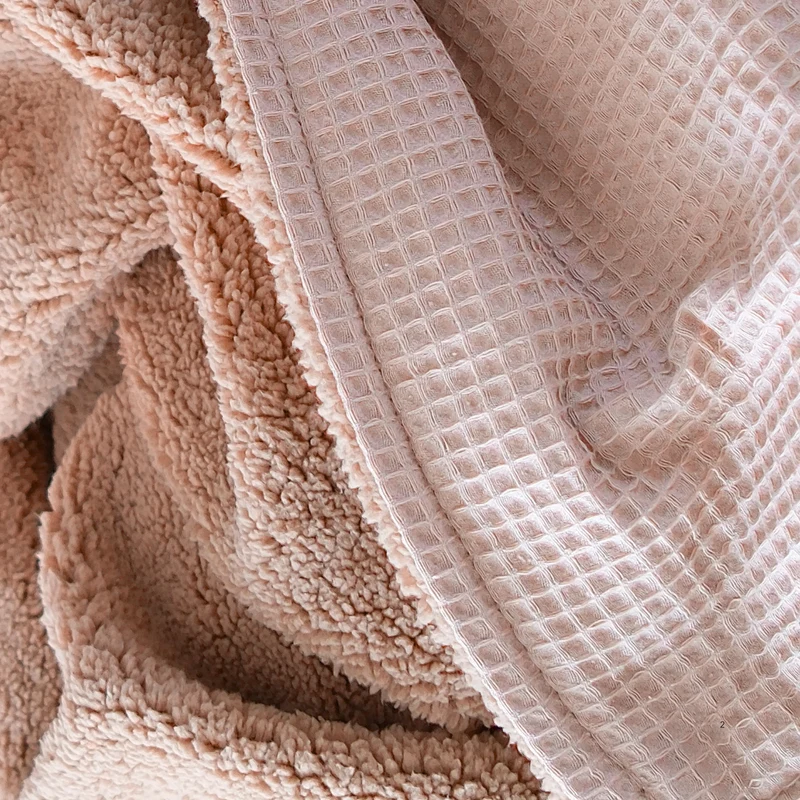 Kuscheldecke mit Teddy-Fleece • Latte Macchiato • Beige