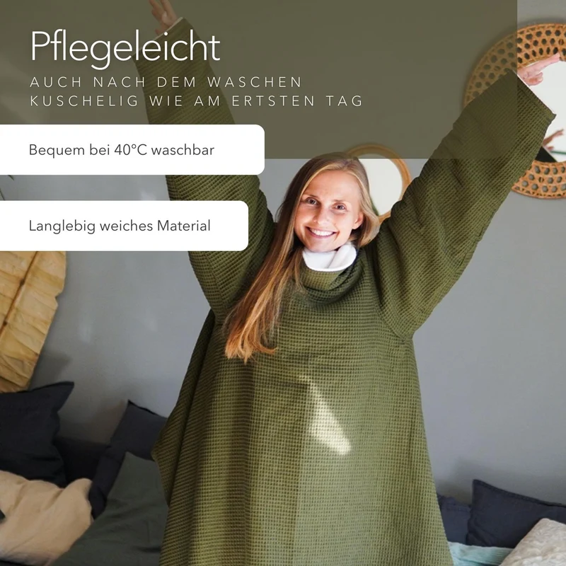 Kuscheldecke mit Ärmeln · Vollkommen · Waldgrün · Sandweiß