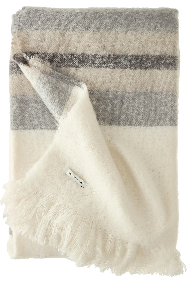 Tom Tailor Kuscheldecke aus Bouclégarn – flauschig & weich mit Fransen - 145x200cm