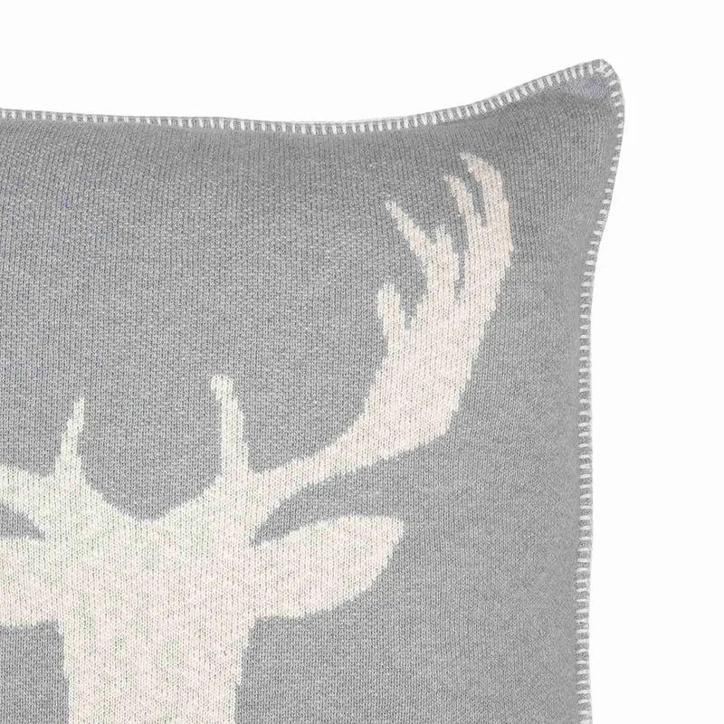 Kissenhülle Knitted Reindeer Head • weihnachtlicher Rentierkopf • 100% Baumwolle • 45 x 45 cm