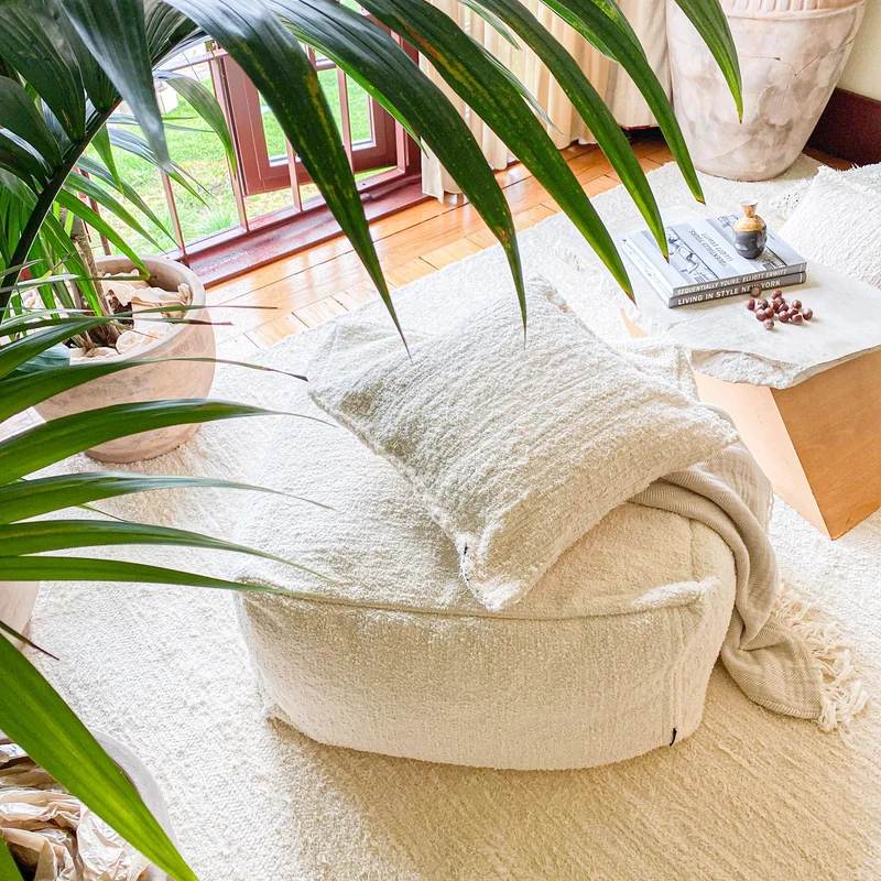 Upcycling-Kissen mit Füllung Selema [Naturweiß]