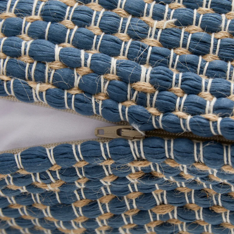 Upcycling-Kissen mit Füllung Pavaro [Blau]