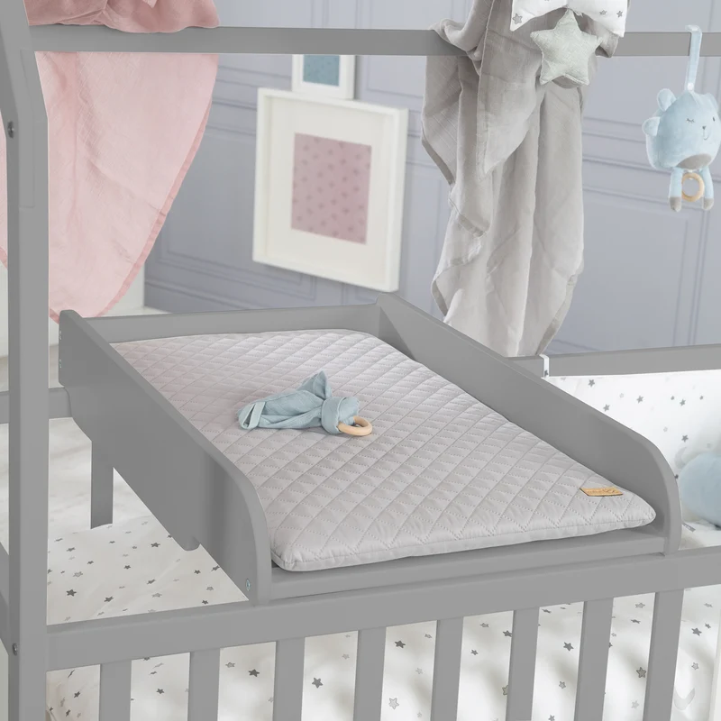 Hausbett 6-fach verstellbar inkl. passender Wickelplatte - in Taupe