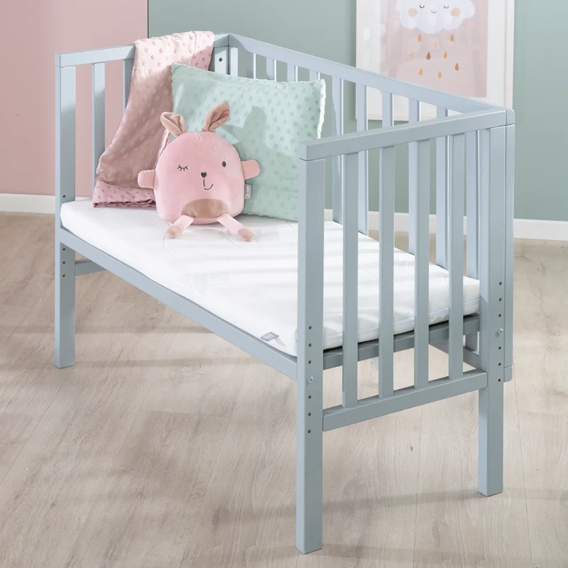 Beistellbett "safe asleep® 2 in 1" - 45 x 90 cm, Anstellbett mit Matratze & Mesh Barriere, Höhenverstellbar, Holz taupe/grau