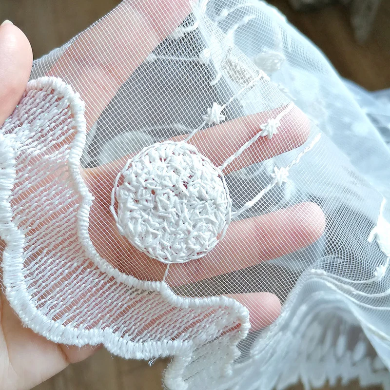 Gardinen mit Kleiner Kugelstickerei Elfenbein – mit Kräuselband (1 Stück)