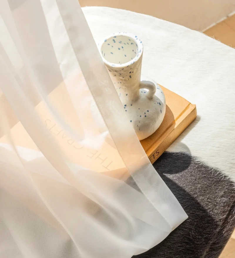 Seidiger Schleiervorhang Creme – mit Kräuselband (1 Stück)