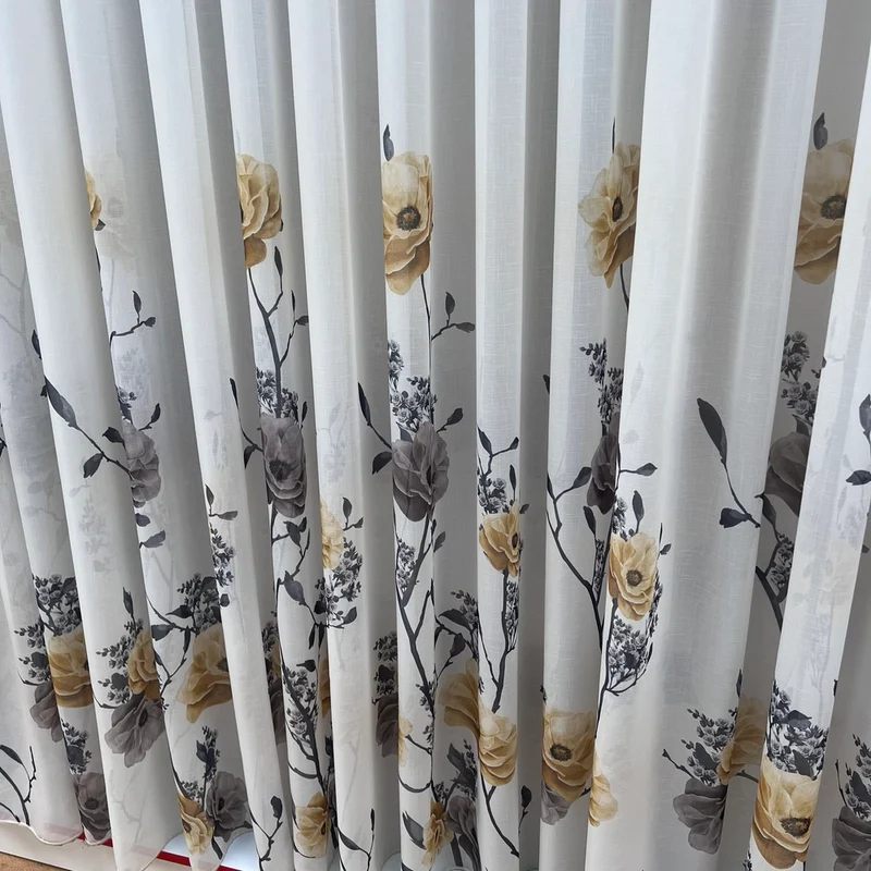 Gardine mit Beige/Grauem Blumenmuster – mit Kräuselband (1 Stück)