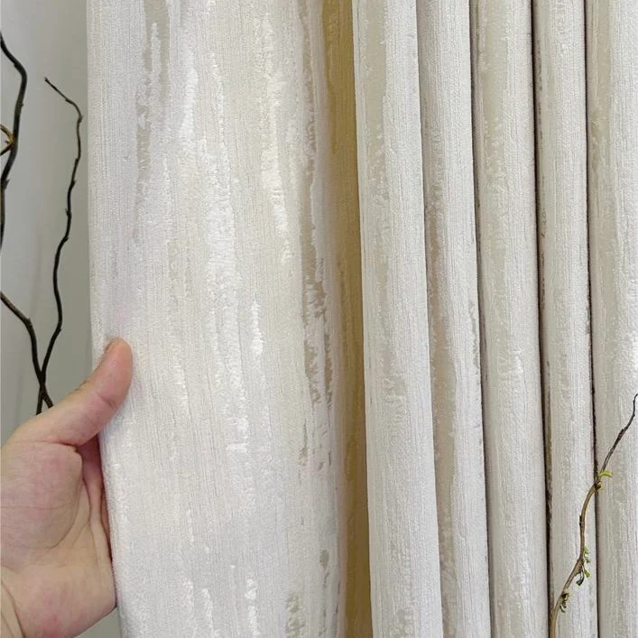 Moderner Vorhang Pearl Chenille 80% Verdunkelung Elfenbein – mit Kräuselband (1 Stück)