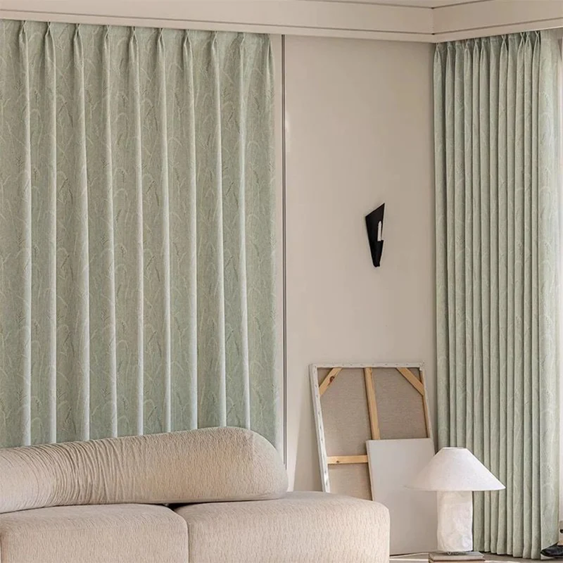 Vorhang Creamy Velvet floral Blumen Muster 95% Verdunkelung Olive – mit Kräuselband (1 Stück)