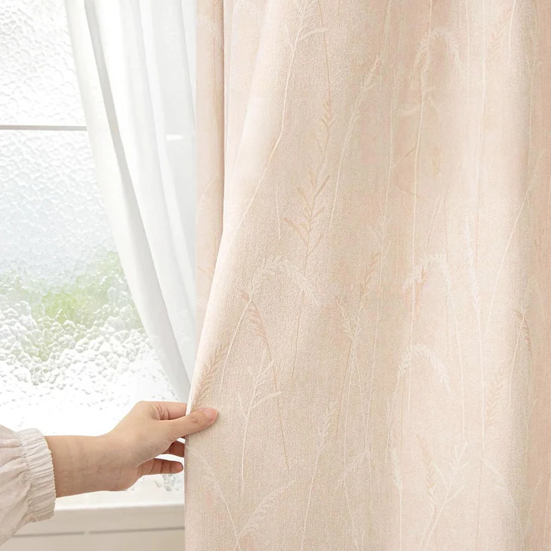Vorhang Creamy Velvet floral Blumen Muster 95% Verdunkelung Hellrosa – mit Kräuselband (1 Stück)