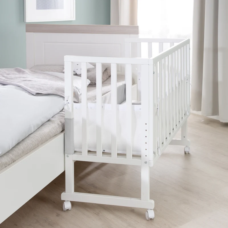 Stuben-/Beistellbett "safe asleep®" – 3 in 1 mit Barriere inkl. Matratze u. Nestchen, Holz weiß