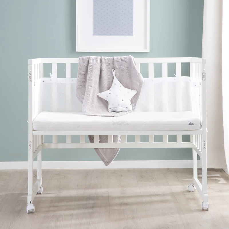 Stuben-/Beistellbett "safe asleep®" – 3 in 1 mit Barriere inkl. Matratze u. Nestchen, Holz weiß