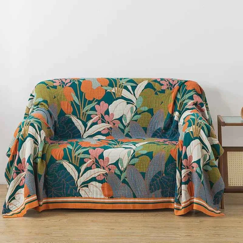 Bezaubernde Baumwoll-Tagesdecke mit Blumenmuster für gemütliche Sommertage.