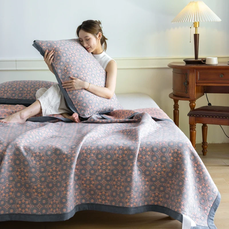 Kuscheln Sie sich in unsere Tagesdecke aus 100 % Baumwolle ein – luxuriöser Retro-Charme