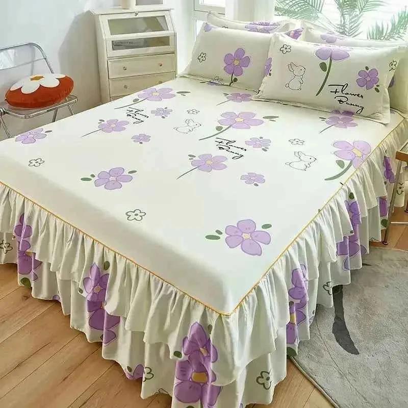 Verwandeln Sie Ihr Schlafzimmer mit unserem floralen Bettrock-Set – stilvolle und schützende Bettwäsche