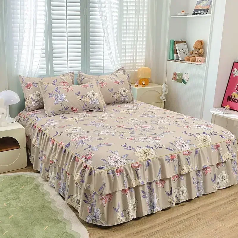 Verwandeln Sie Ihr Schlafzimmer mit unserem floralen Bettrock-Set – stilvolle und schützende Bettwäsche