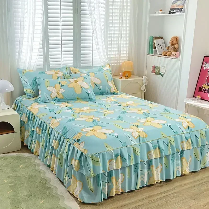 Verwandeln Sie Ihr Schlafzimmer mit unserem floralen Bettrock-Set – stilvolle und schützende Bettwäsche