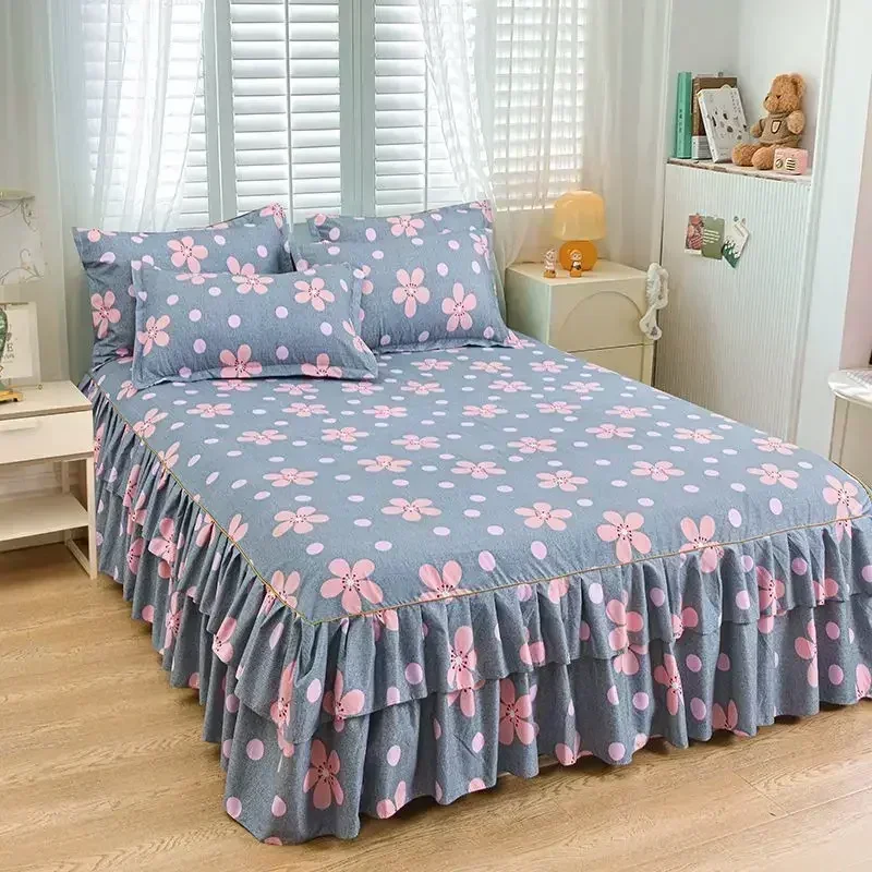 Verwandeln Sie Ihr Schlafzimmer mit unserem floralen Bettrock-Set – stilvolle und schützende Bettwäsche