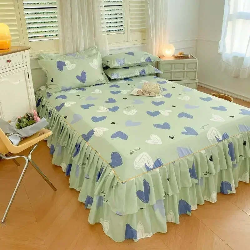 Verwandeln Sie Ihr Schlafzimmer mit unserem floralen Bettrock-Set – stilvolle und schützende Bettwäsche