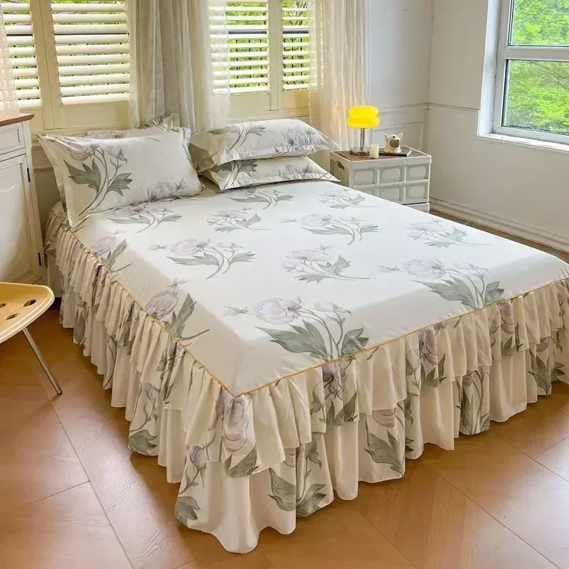 Verwandeln Sie Ihr Schlafzimmer mit unserem floralen Bettrock-Set – stilvolle und schützende Bettwäsche