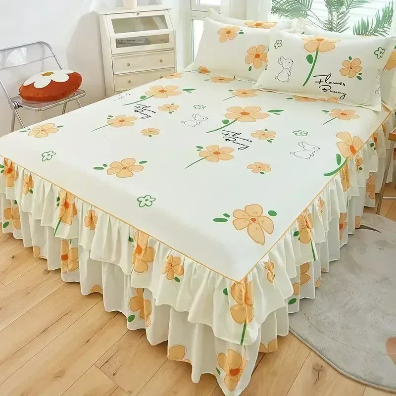 Verwandeln Sie Ihr Schlafzimmer mit unserem floralen Bettrock-Set – stilvolle und schützende Bettwäsche