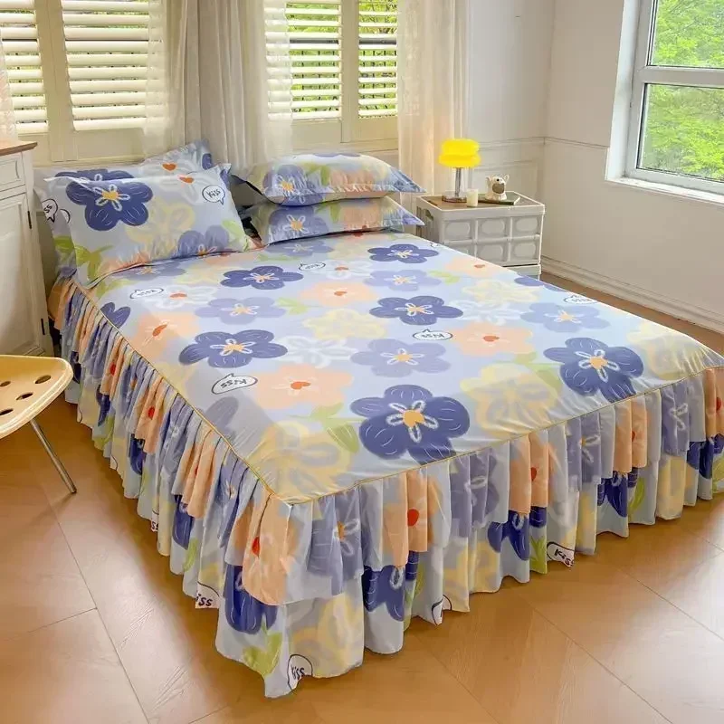 Verwandeln Sie Ihr Schlafzimmer mit unserem floralen Bettrock-Set – stilvolle und schützende Bettwäsche