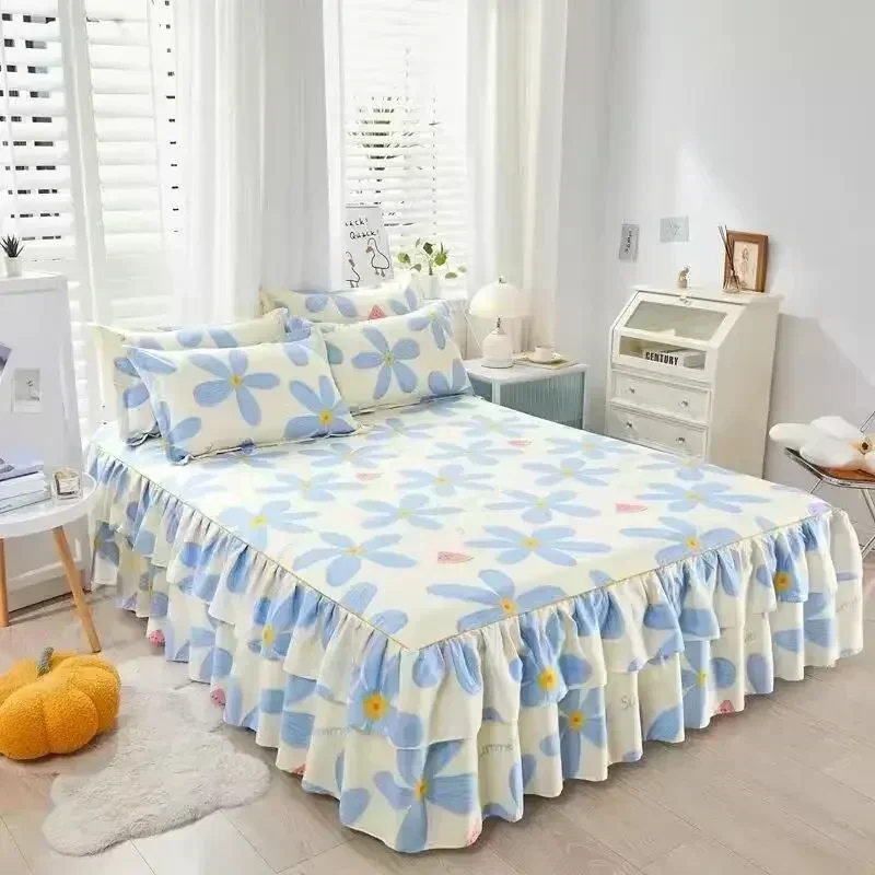 Verwandeln Sie Ihr Schlafzimmer mit unserem floralen Bettrock-Set – stilvolle und schützende Bettwäsche