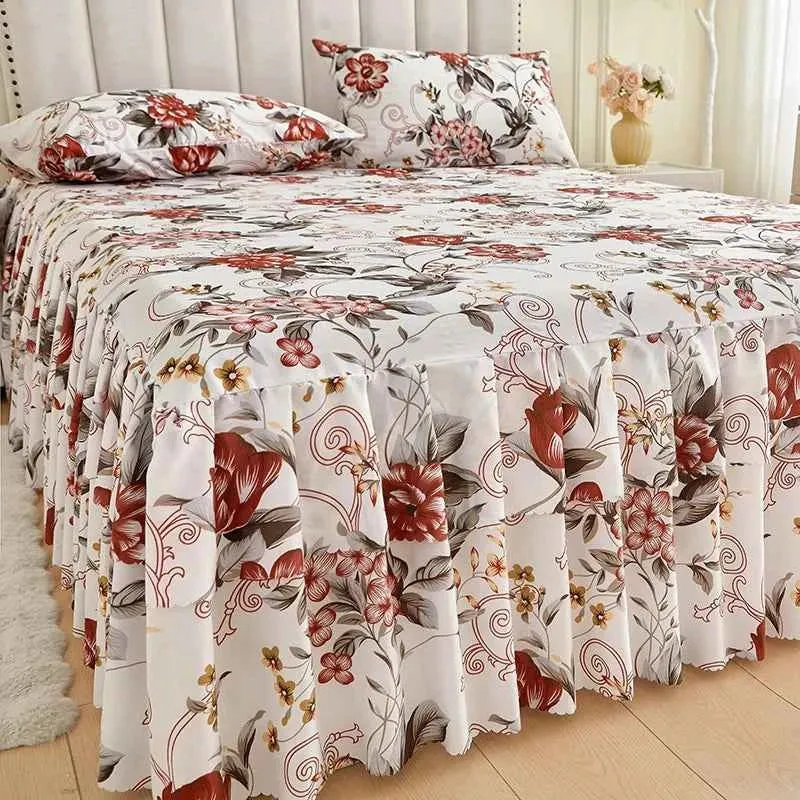 Verwandeln Sie Ihr Schlafzimmer mit unserem floralen Bettrock- und Kissenbezug-Set