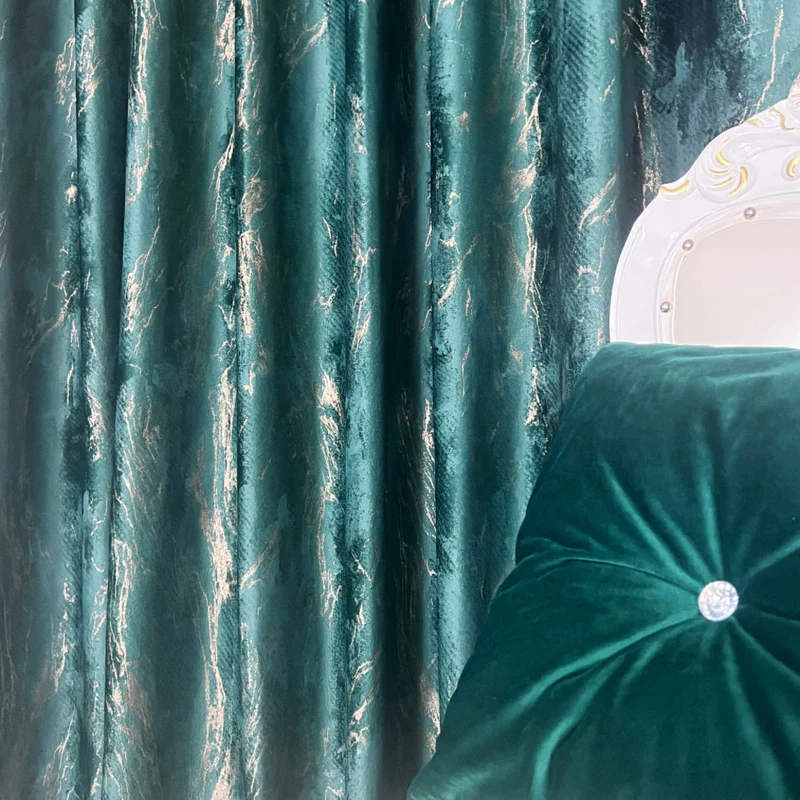 Luxuriöser Samtvorhäng 80% Verdunkelung Dunkelgrün – mit Kräuselband (1 Stück)