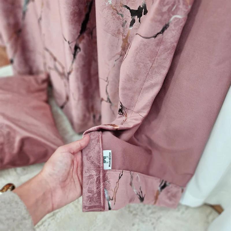 Folien gedruckter Samt 80% Verdunkelung Rose – mit Kräuselband (1 Stück)