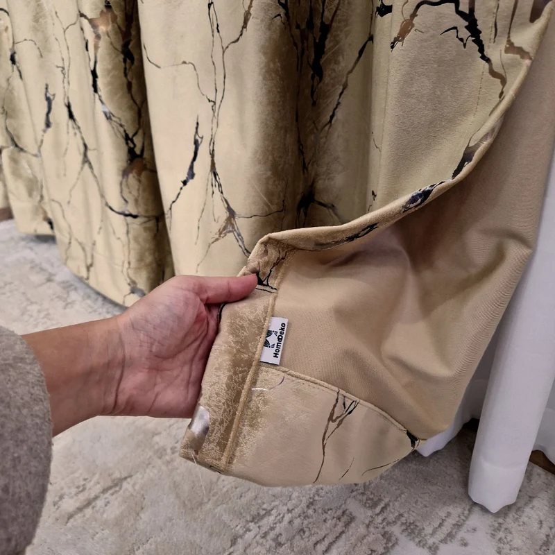 Folien gedruckter Samt 80% Verdunkelung Hellbeige – mit Kräuselband (1 Stück)