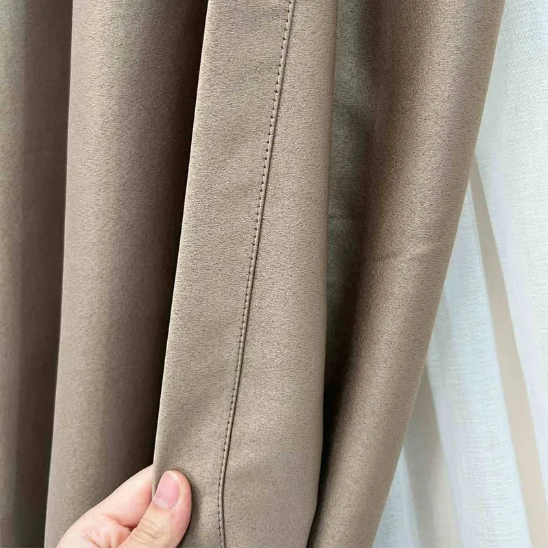 Dicke Stoff Vorhang 99% Verdunkelung Dunkelbeige – mit Kräuselband (1 Stück)