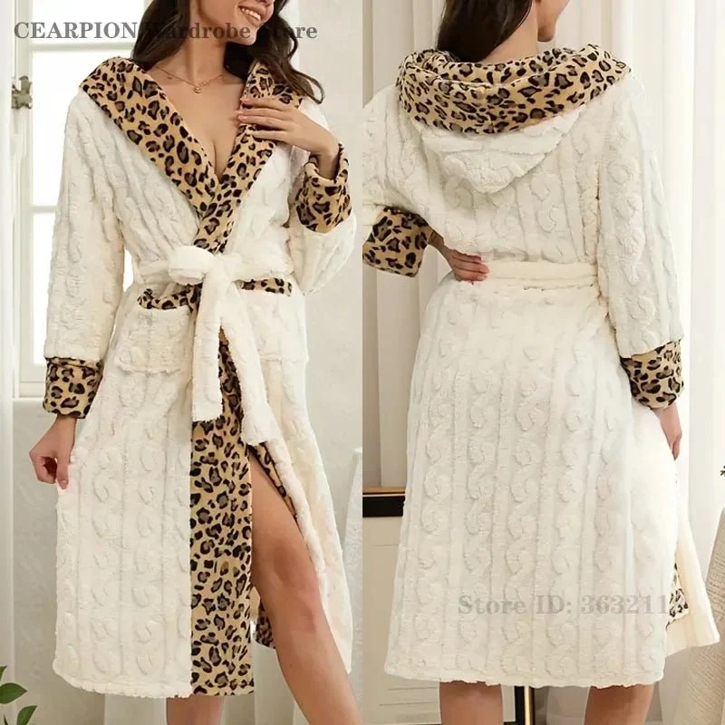 Leopardenmuster-Bademantel für Damen – Korallenfleece, knielang, bequem
