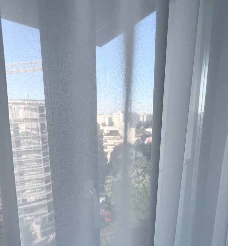 Seidiger Schleiervorhang Weiß – mit Kräuselband (1 Stück)