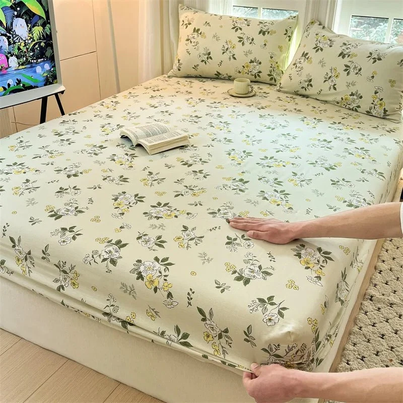 Spannbettlaken mit Blumenmuster – 100 % Baumwolle, erhältlich in den Größen Einzelbett, Queen und King.