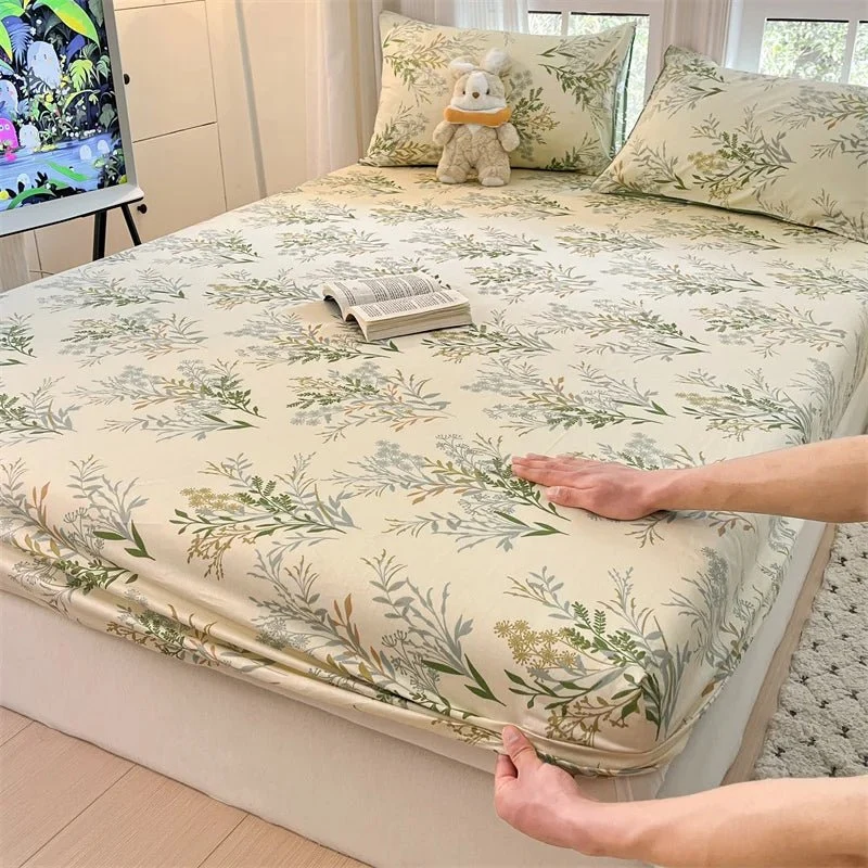 Spannbettlaken mit Blumenmuster – 100 % Baumwolle, erhältlich in den Größen Einzelbett, Queen und King.