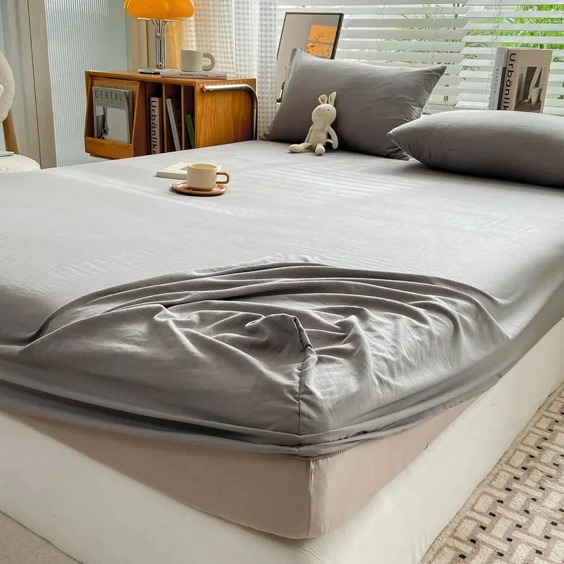 Hochwertiges Spannbettlaken aus Baumwolle mit Gummiband – erhältlich in den Größen Einzel-, Doppel-, Kingsize- und Queensize.