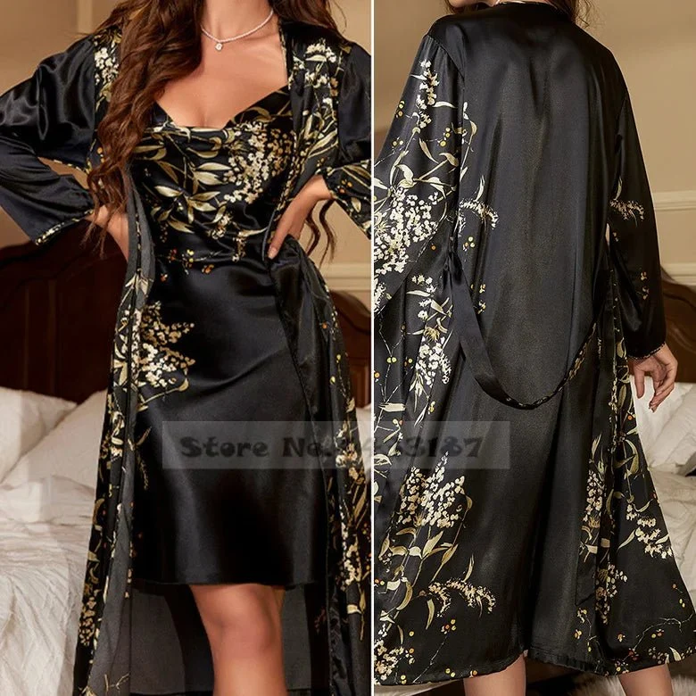 Attraktives Satin-Bademantel-Set für Damen mit Kirschblumenmuster