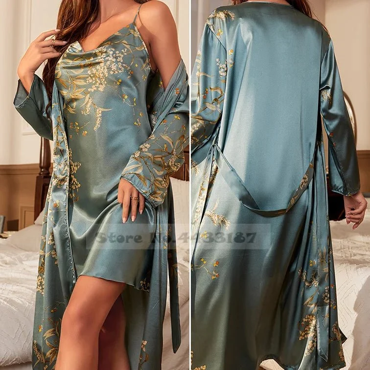 Attraktives Satin-Bademantel-Set für Damen mit Kirschblumenmuster