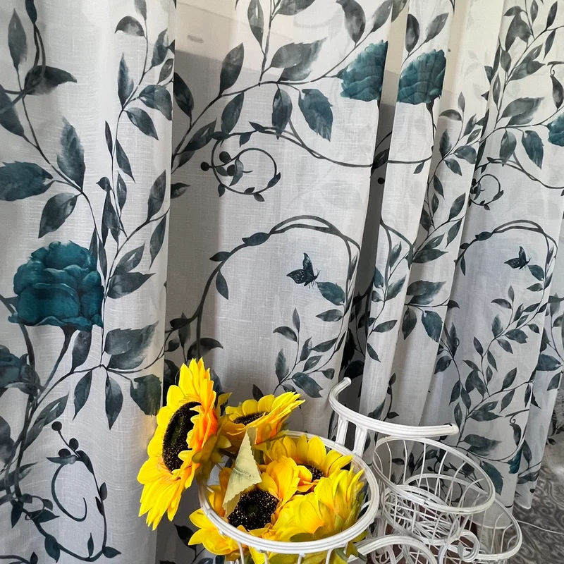 Gardine mit Lila Blumenmuster – mit Kräuselband (1 Stück)